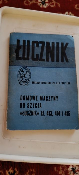 Maszyna do szycia w szafce Łucznik 413