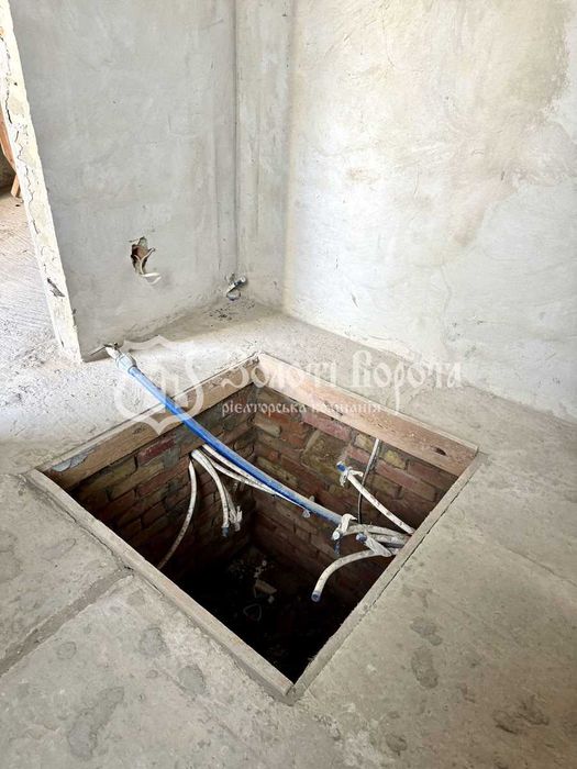 Будинок, 2пов. Без ремонту. село Липовий Скиток, Фастівський район