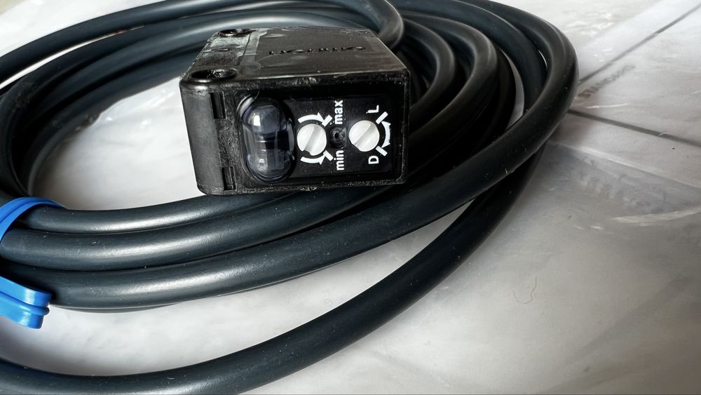 Czujnik fotoelektryczny OMRON E3Z-61 NPN