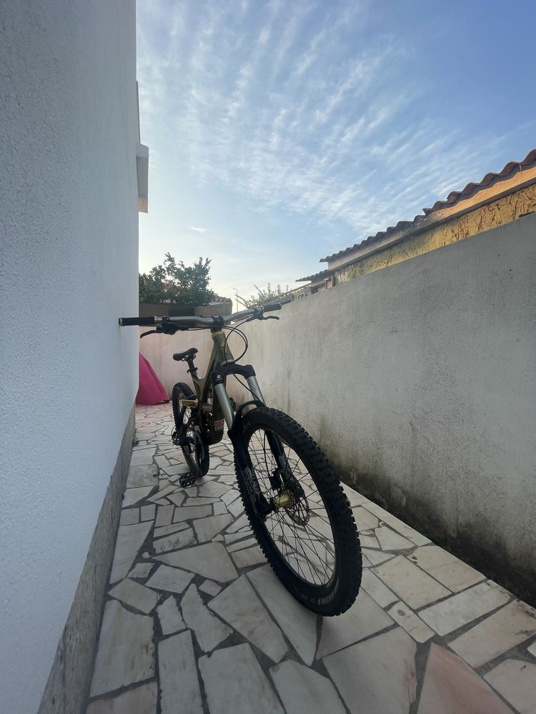 SPECIALIZED demo 7