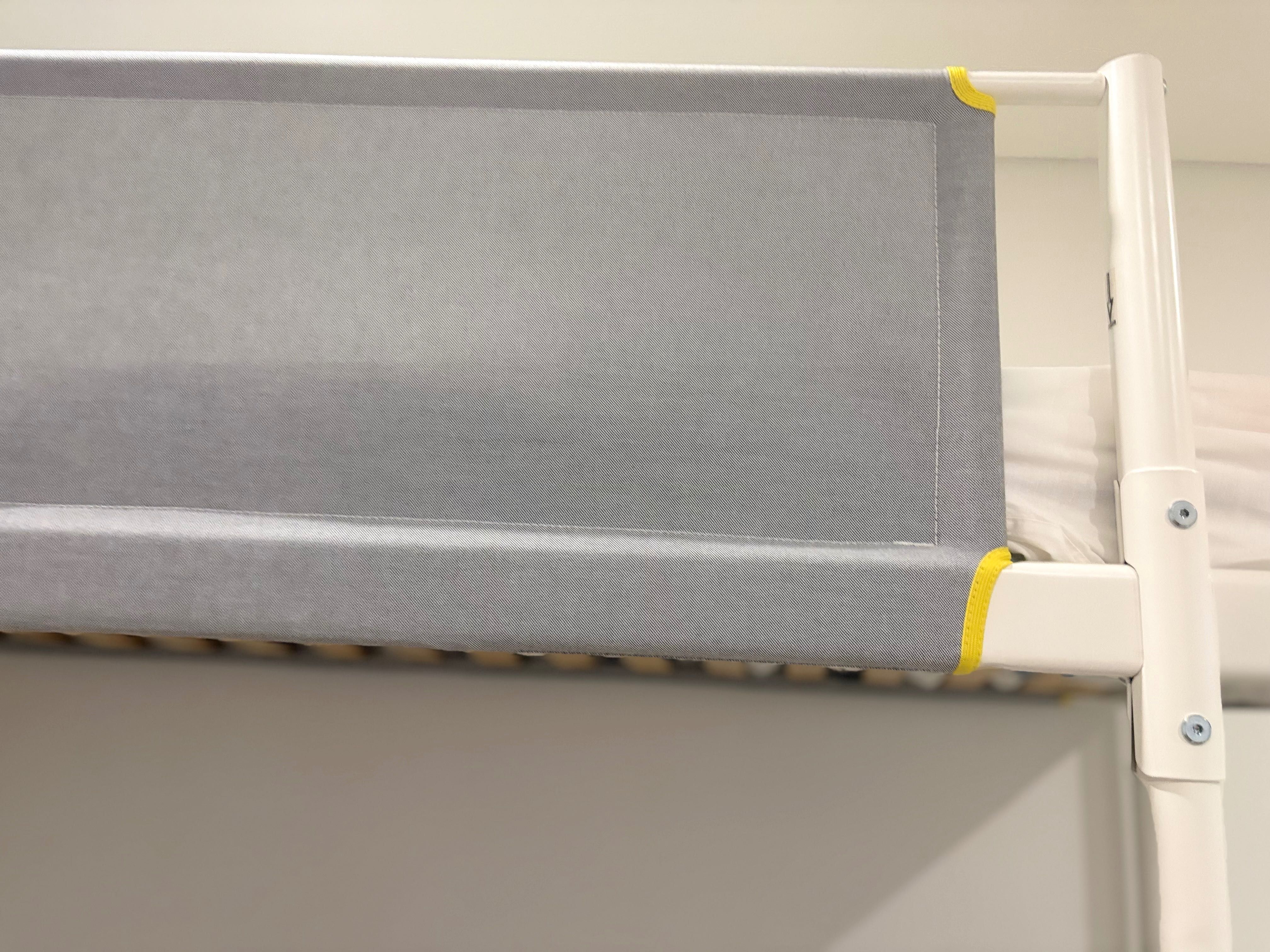 Cama alta com secretaria IKEA