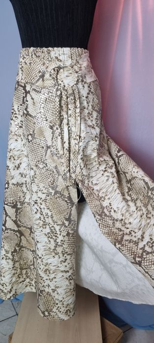 Spódniczka letnia, imitacja wężowej skórki roz. uniwersalny