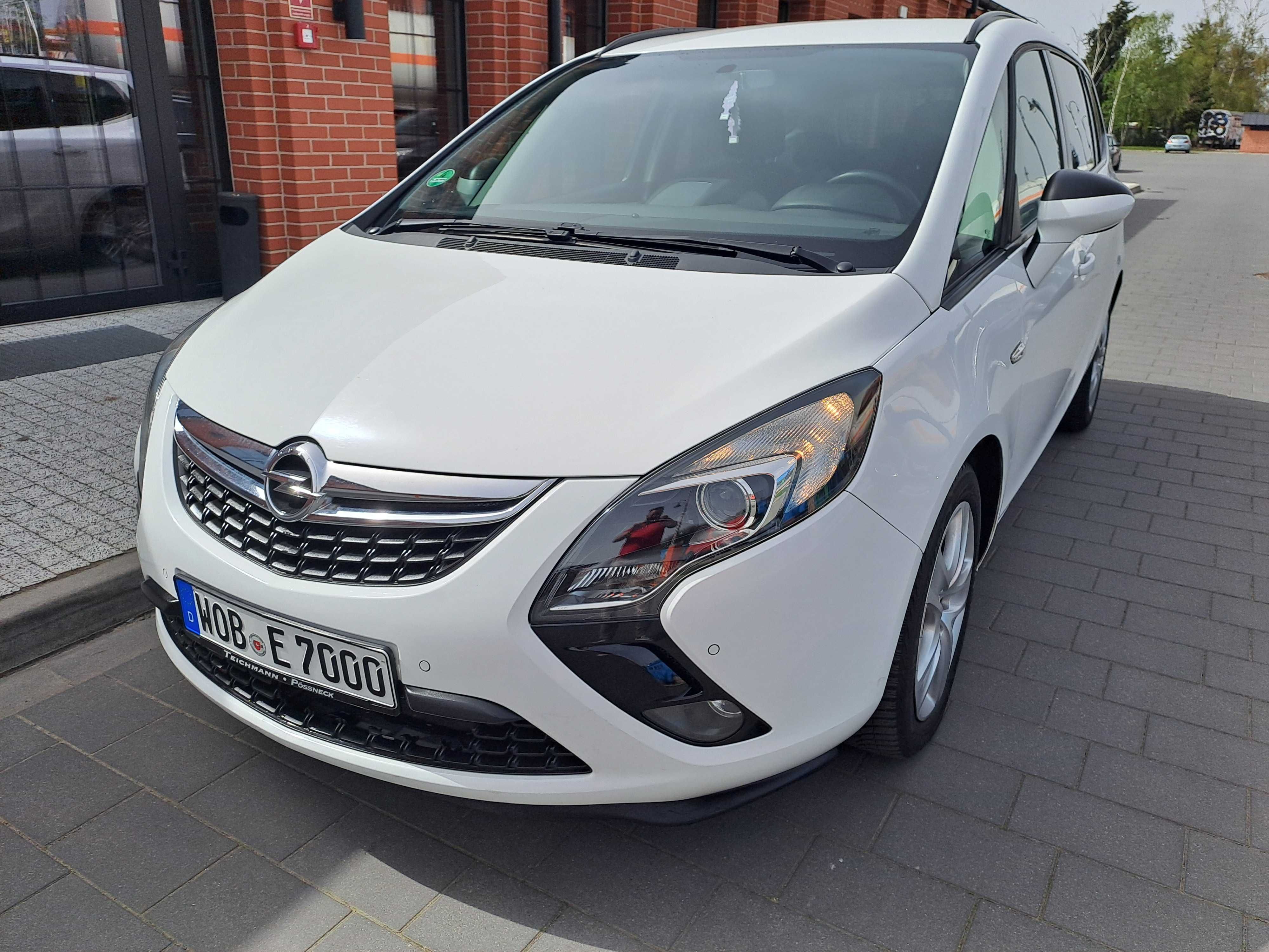 Opel Zafira C 2015r z Niemiec Bezwypadkowa