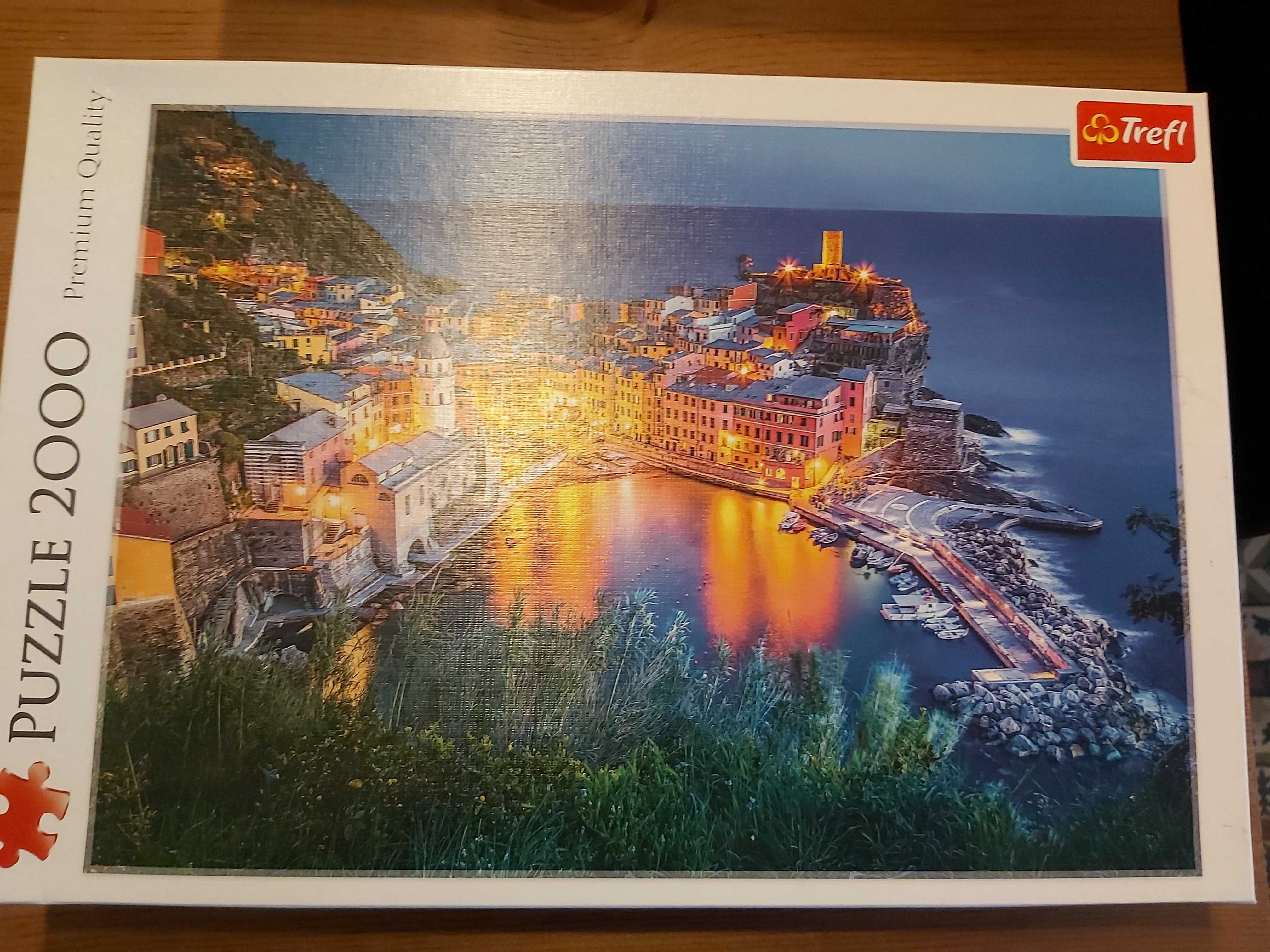 Puzzle Trefl 2000 Varnazza o zmroku