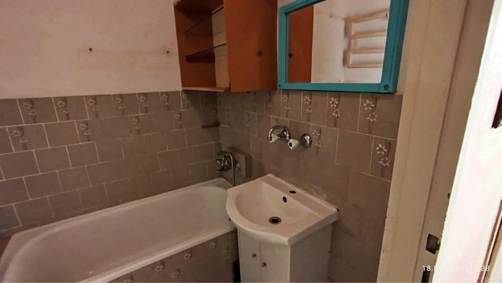 Sprzedam mieszkanie do remontu, 3 pokoje,3 piętro, 61m2, Smoczka