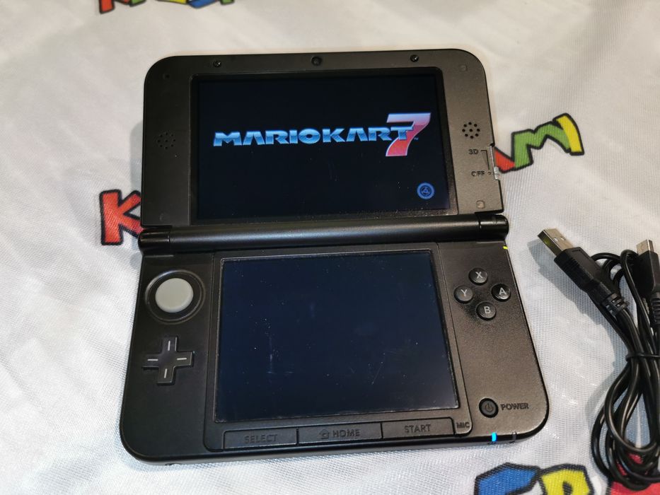 Konsola NINTENDO 3DS XL + Mario Kart + karta 4 GB