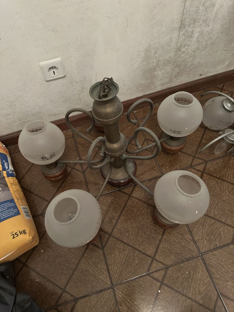 Candeeiro de teto com bolas