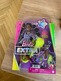 Barbie, lalka, Extra Moda, tunika w gwiazdki, brązowe kucyki