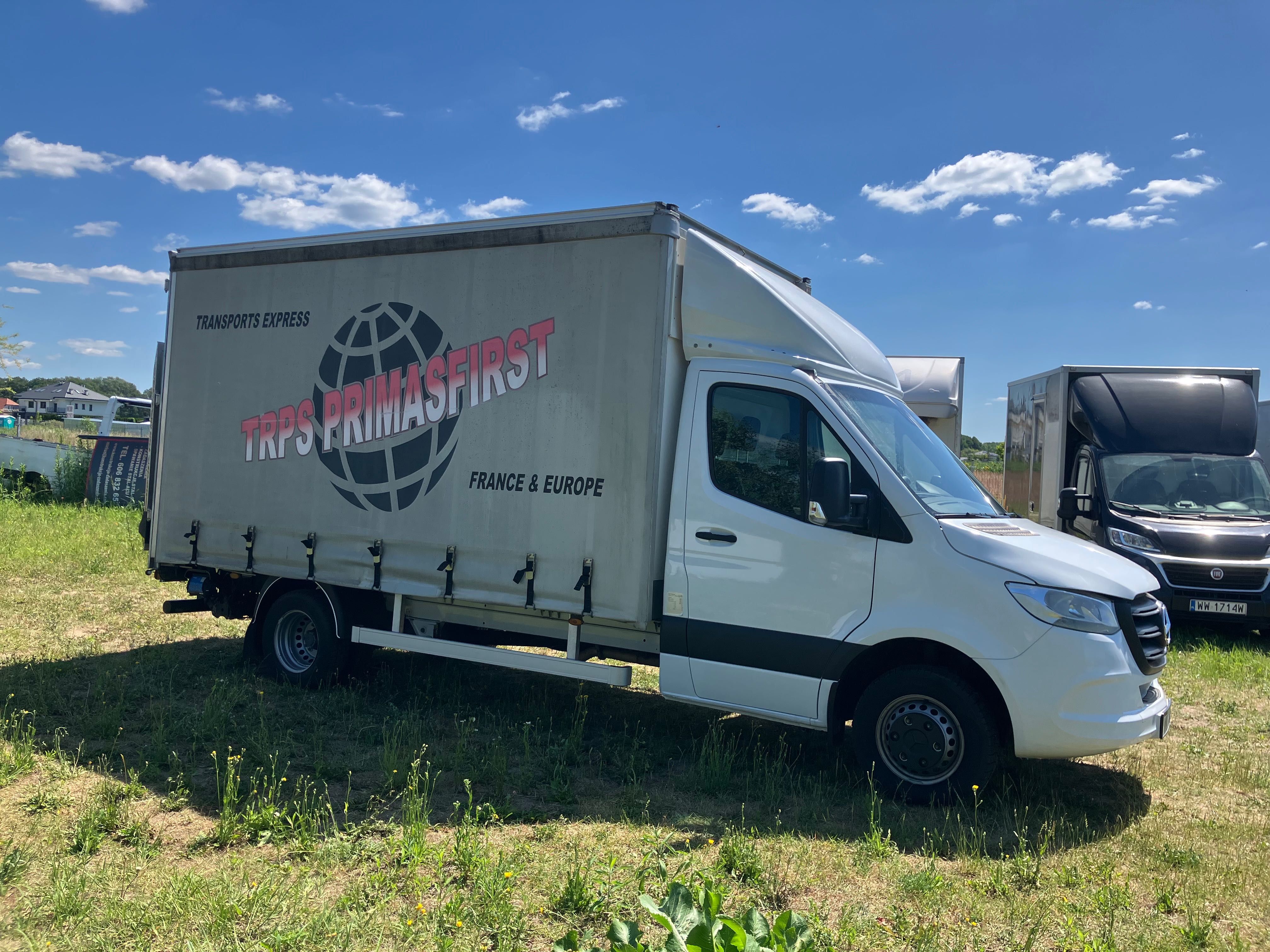 wynajem  auto wypożyczalnia dostawczy plandeka firanka z windą