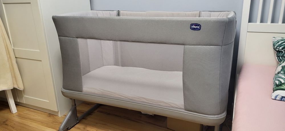 Łóżeczko Chicco Next2me Forever w super stanie.