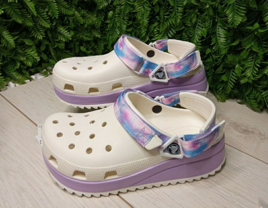 Зручне та стильне взуття Crocs Hiker та інші моделі крокс за оптовими