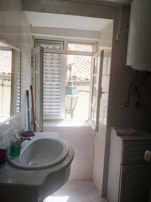 Apartamento T0 poucos minutos pólo principal
