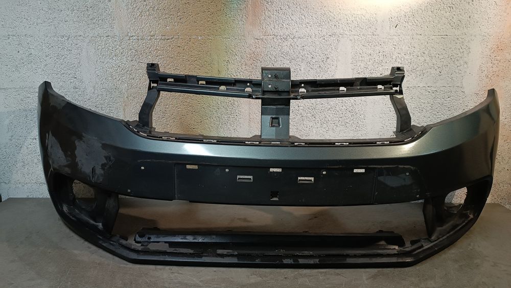 Vendo parachoque de frente Dacia Sandero ano 2016/18