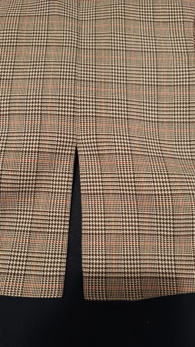 Żakiet typu 'frak' w stylową kratę