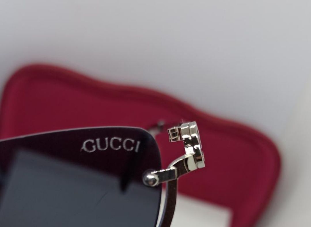 Gucci очки женские модные узкие линзы черные в серебристом металле