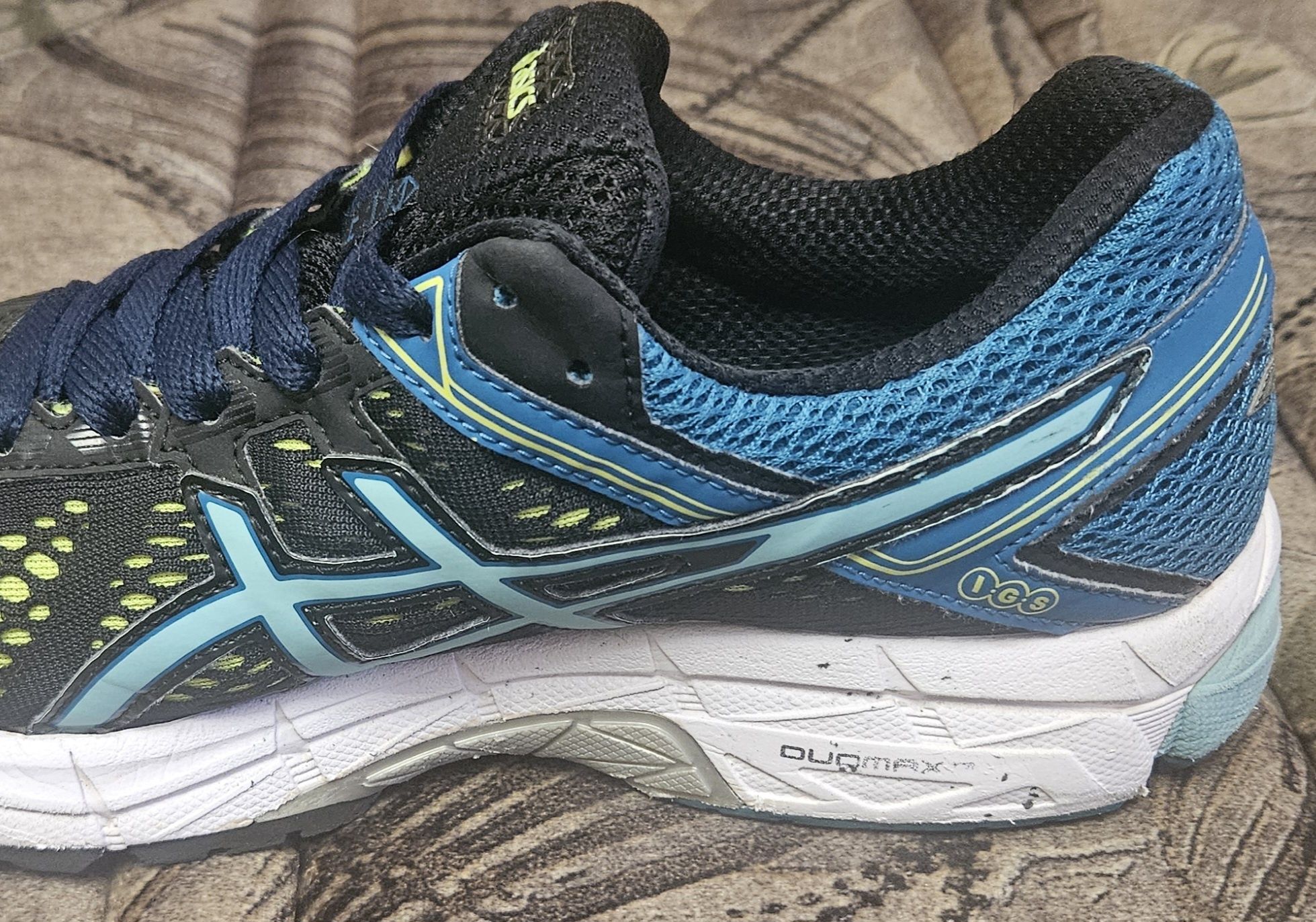 Кросівки бігові ASICS GT-1000 4