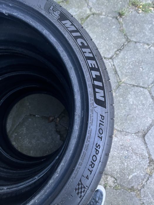 Michelin Pilot Sport 4 215/45/17