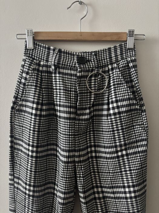 Materiałowe damskie spodnie