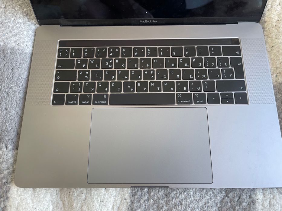 Apple MacBook Pro 15" A1990 Touch bar Retina (EMC 3359)-под ремонт