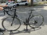 Bicicleta Trek Madone 3.1 Carbono com oferta selim Selle San Marco 2.0