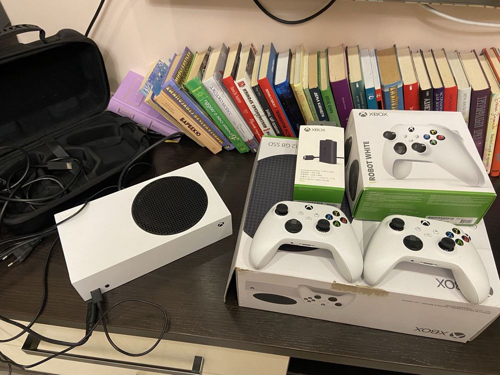 Xbox series s повний комплект.