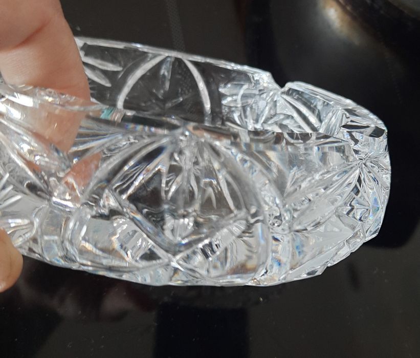 Kryształowa popielniczka