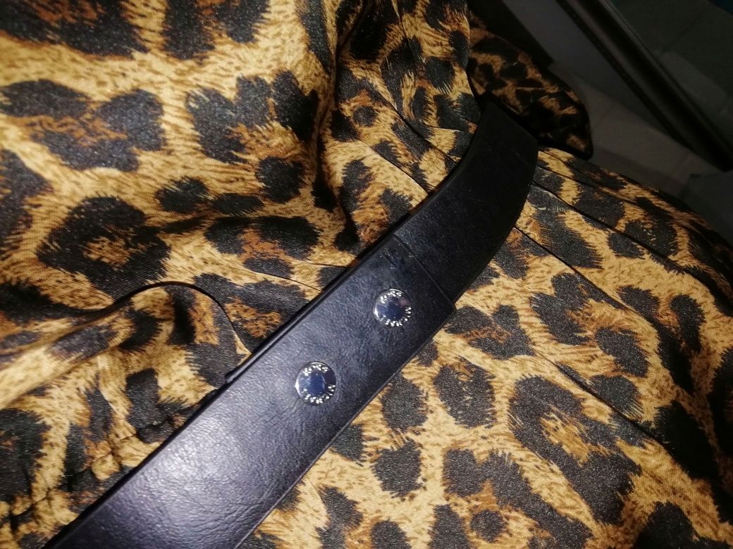 Vestido Michael Kors padrão leopardo