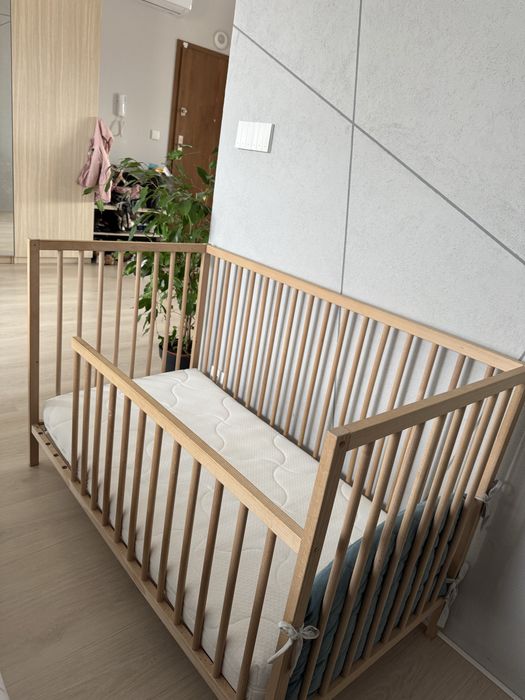 Łóżeczko dzieciece 120 x 60 z materacem + przescieradla