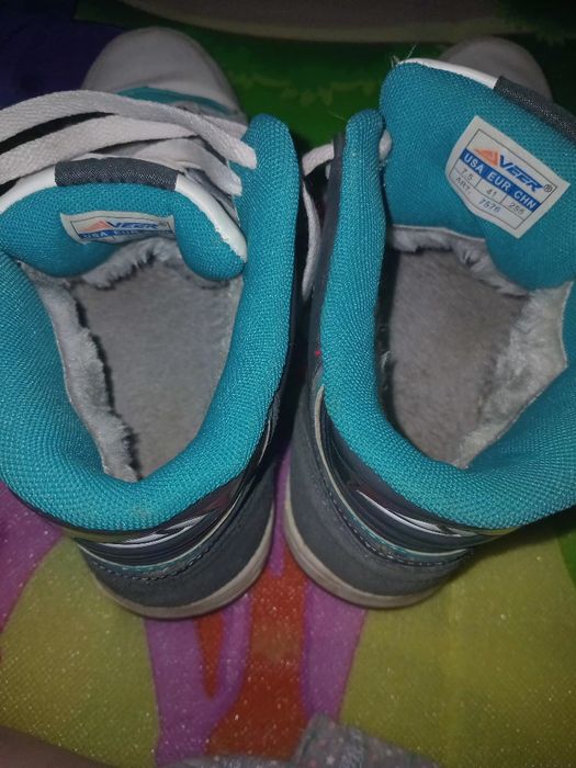 Женские зимние кроссовки