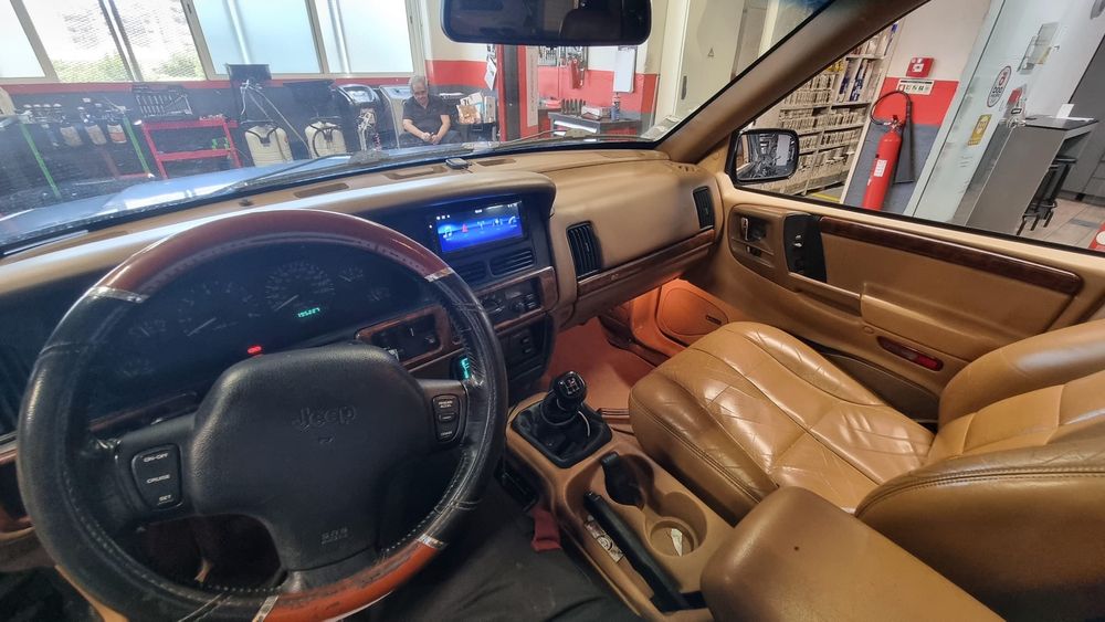 JEEP GRAND CHEROKEE 2.5 td oficial  (manual) 4x4