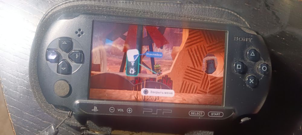 Портативна ігрова консоль Sony PSP 1008