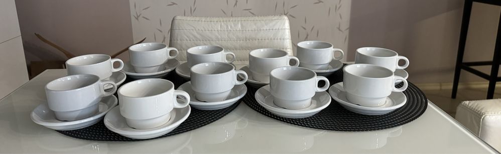 Продам 11 чашек + 11 блюдец