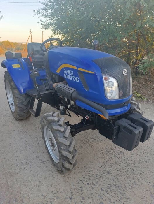 Продам трактор Донгфенг.