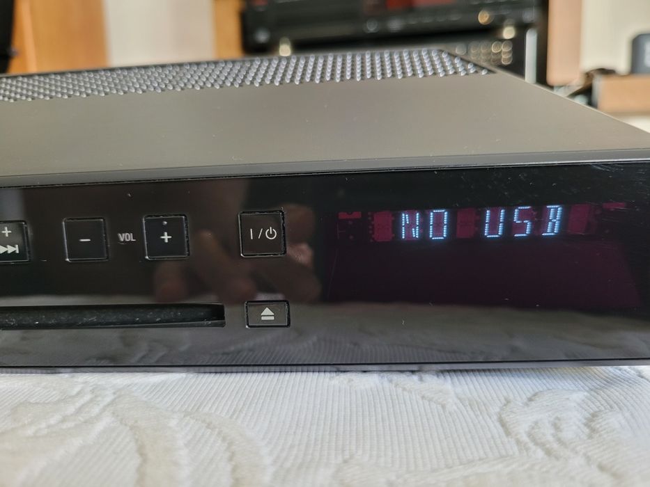 Sistema áudio SONY: cd+rádio +usb+Bluetooth