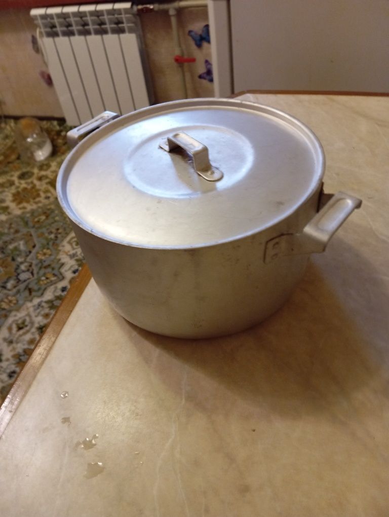 Продам кастрюлі часів СССР новуССР