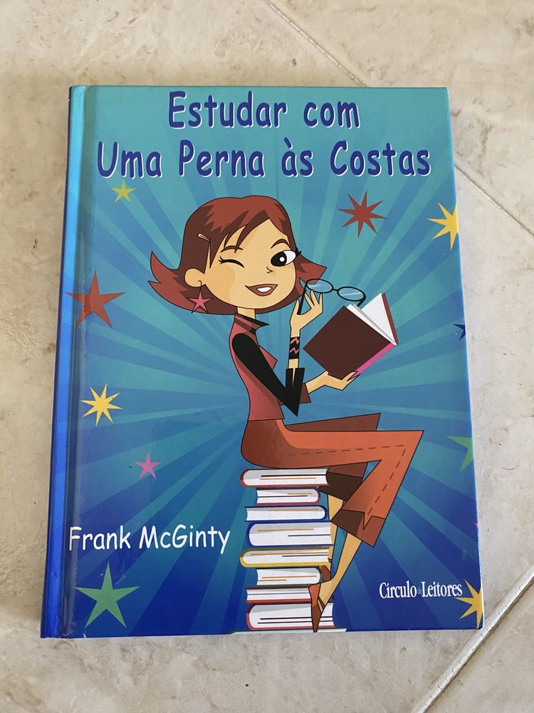 Livro estidar com uma perna às costas