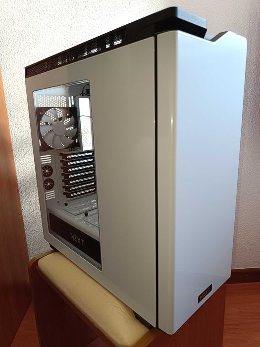 Caixa PC Midtower Branca NZXT H440