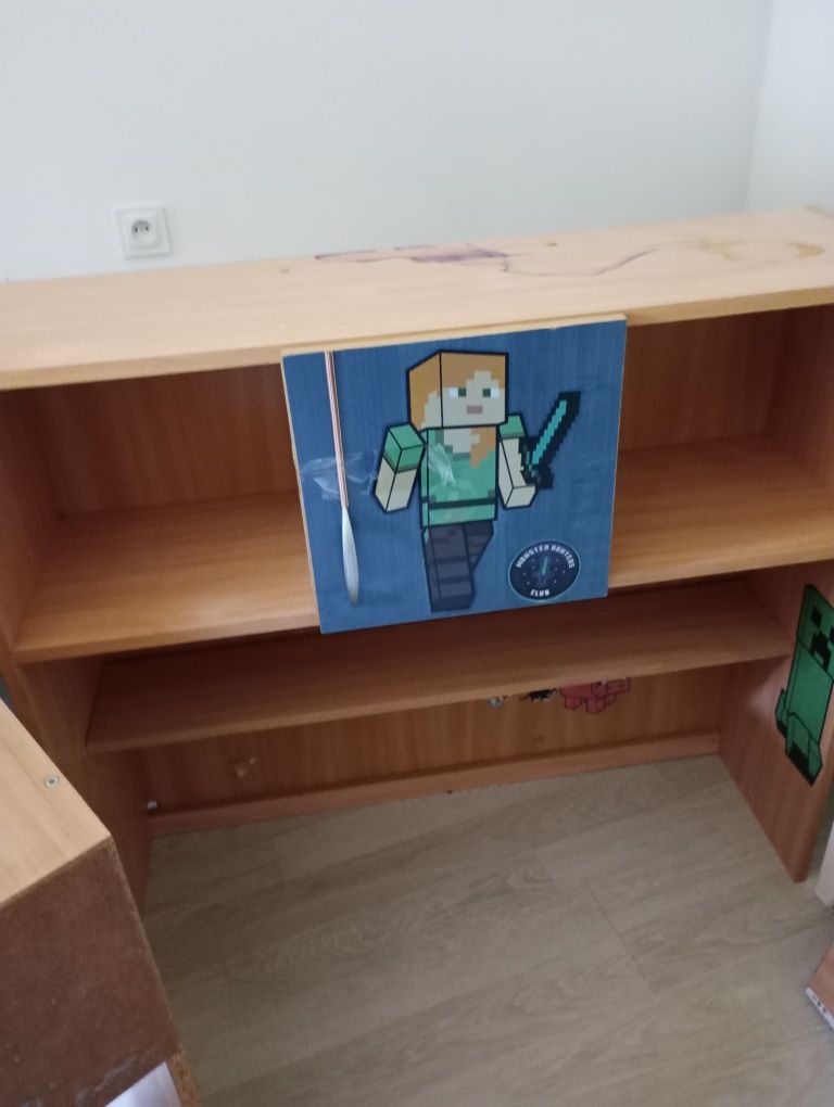 Biurko dziecięce BRW z nadstawką i słupkiem