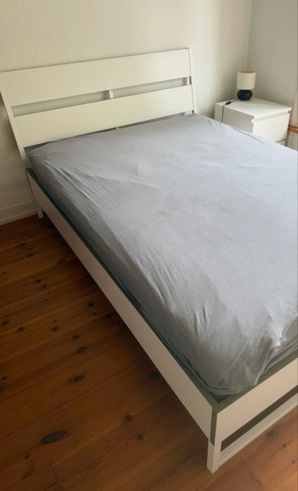 Cama de casal ikea