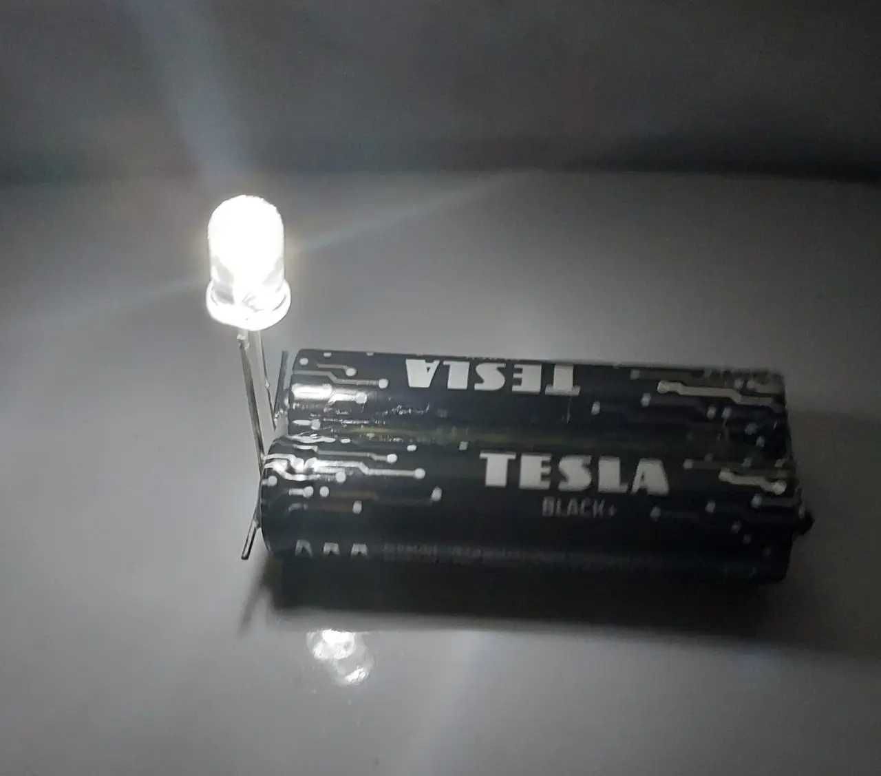 Светодиод LED ярко-белый 5мм 3В 20 штук