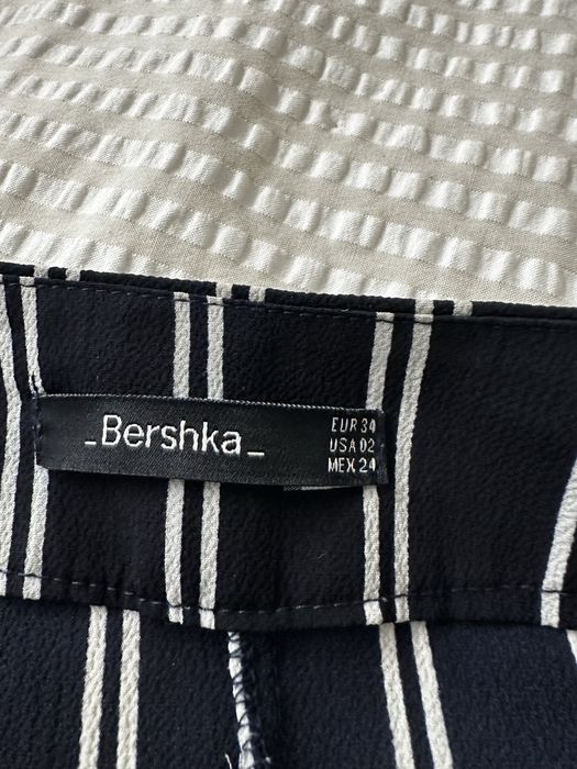 Calças azul marinho/34