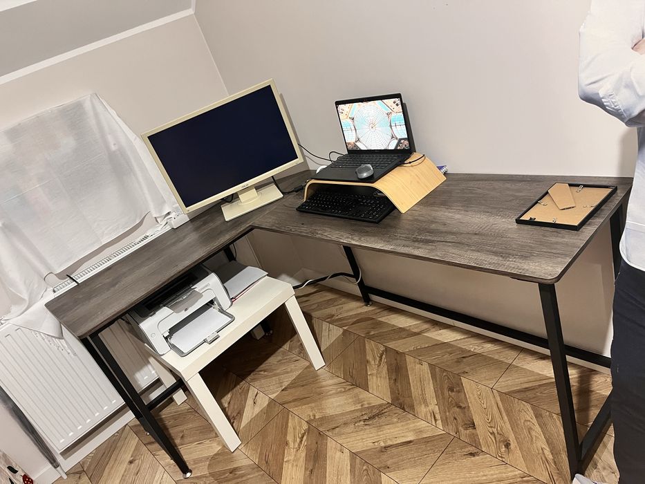 Biurko narożne - blat laminat nogi czarne metalowe loft