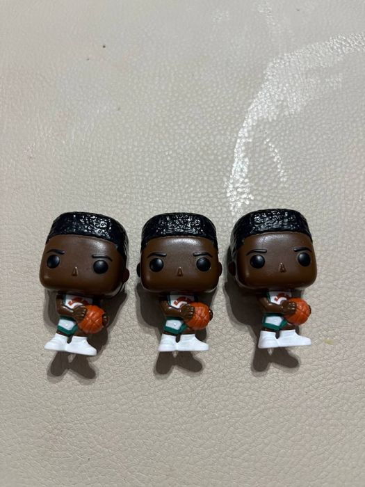 Іграшки  kinder joy stranger things. дивні дива.