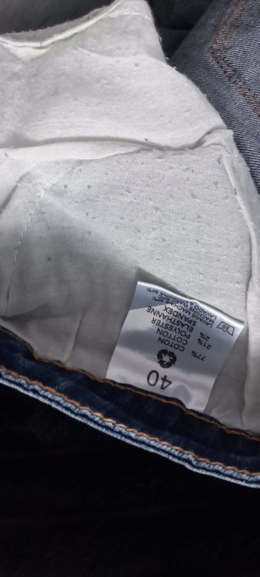 Spodnie jeans 40