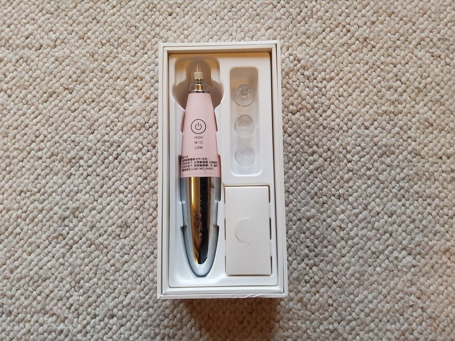 Peeling kawitacyjny odkurzacz usuwanie wągrów zaskórników skincare