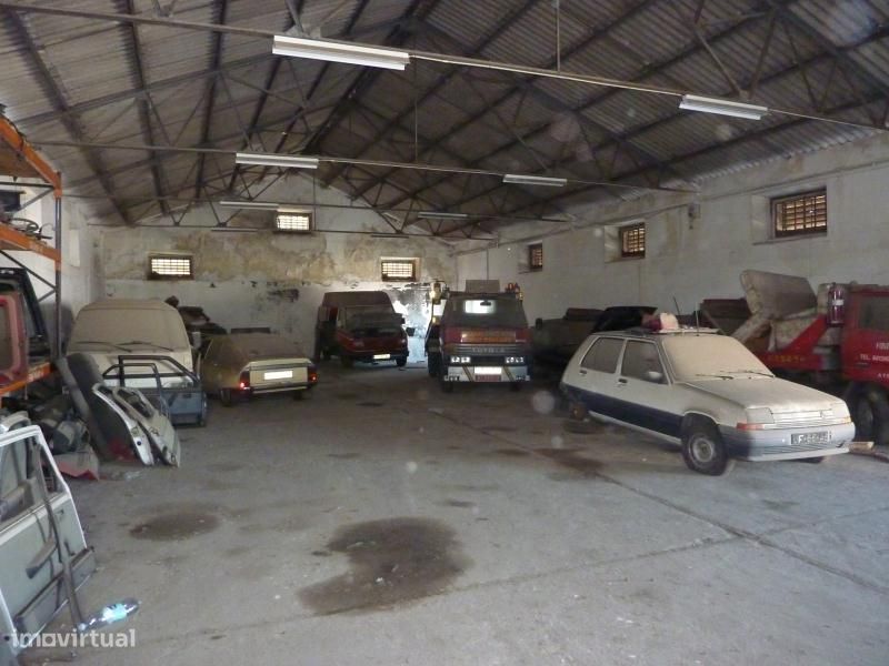 Armazém com 500m2 em Amorim, Póvoa de Varzim