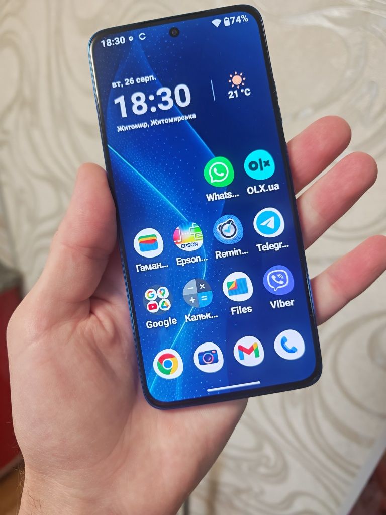 Ще на гарантії Motorola edge 50 neo 8/256  смартфон , стан нового