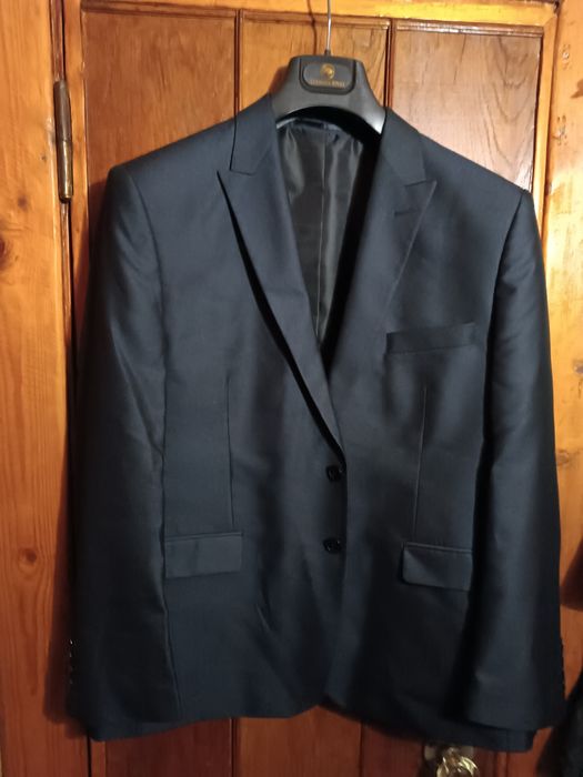 Костюм мужской GS р.56/170 и галстук Pierre cavelli