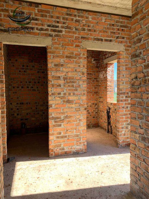 Продаж дуплекса на стадії будівництва