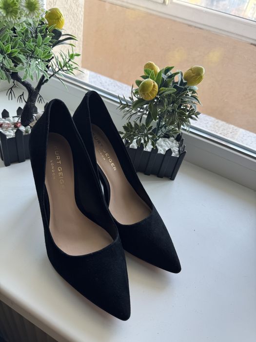 Туфлі лодочки KURT GEIGER замш чорні 39 розмір(маломірять)
